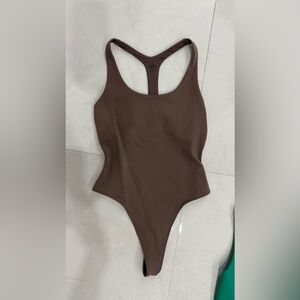 Alo yoga bodysuit for sport or go out